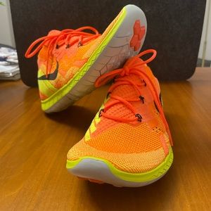 Nike flyknit shoes